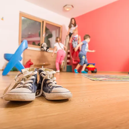 뢰메르호프 호텔 4*