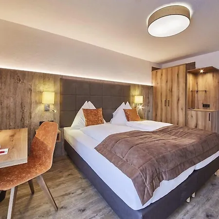 뢰메르호프 호텔 4*